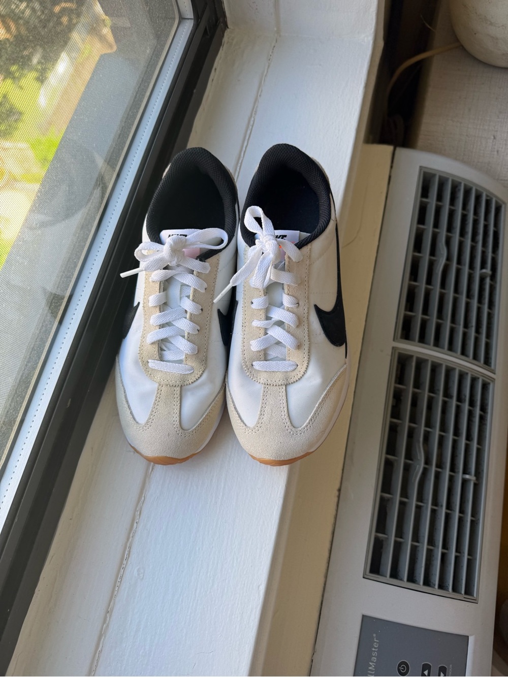 Nike White and Black Retro Runner Sneakers